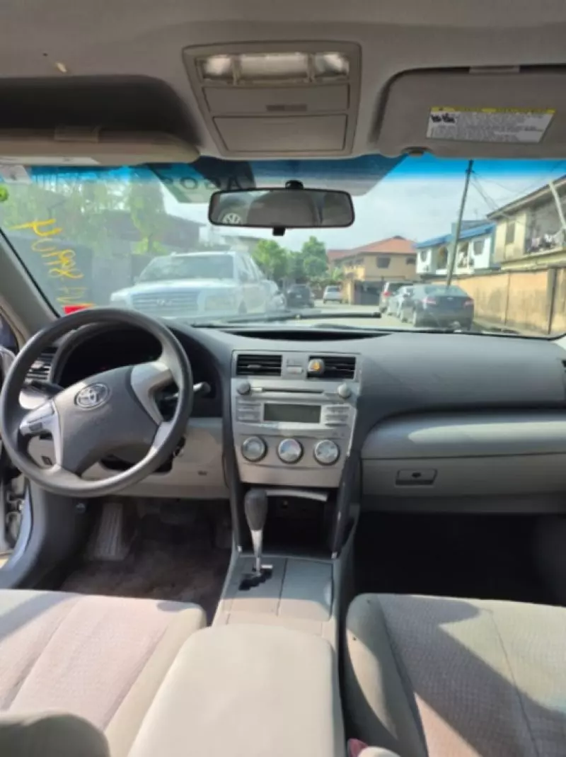 TOYOTA Camry   - 2010