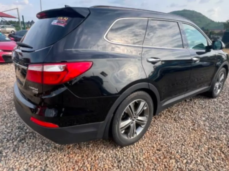 Hyundai Santa Fe   - 2016