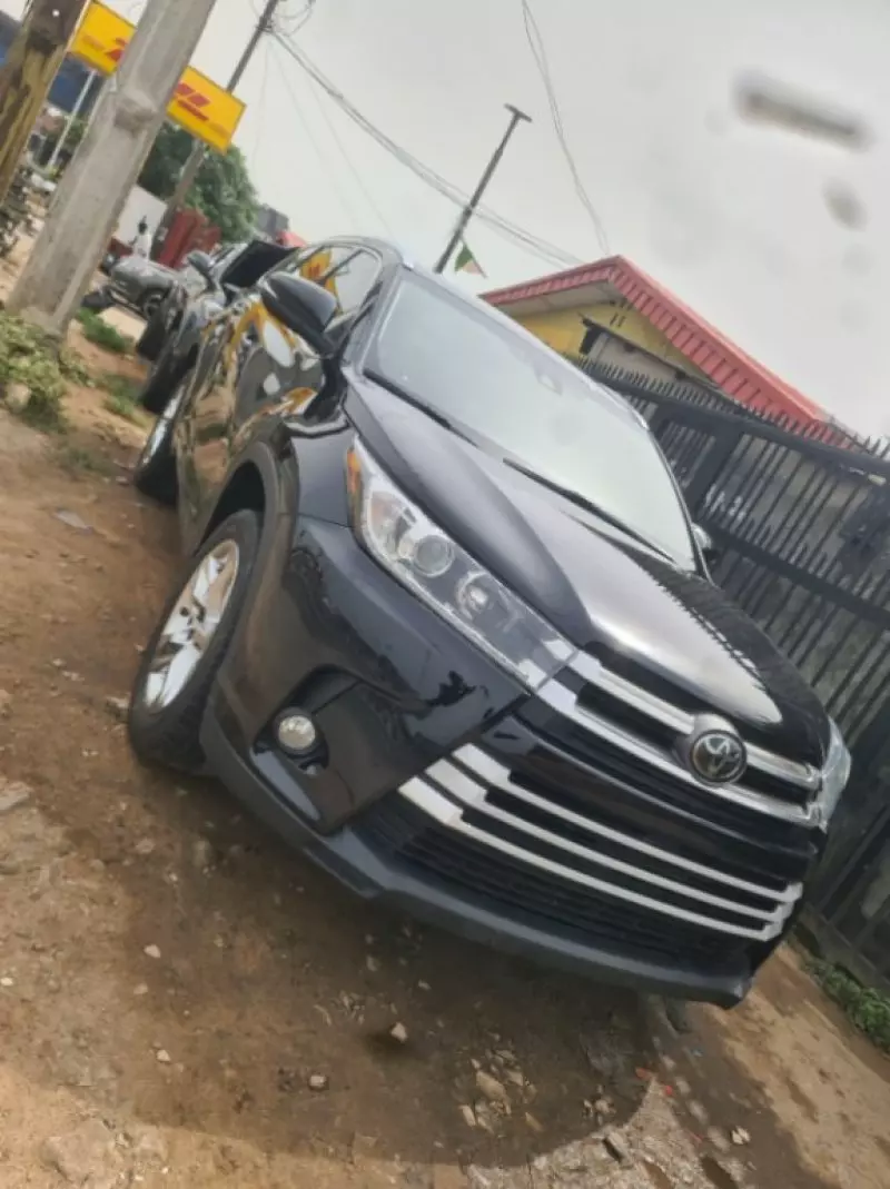 TOYOTA Highlander   - 2018