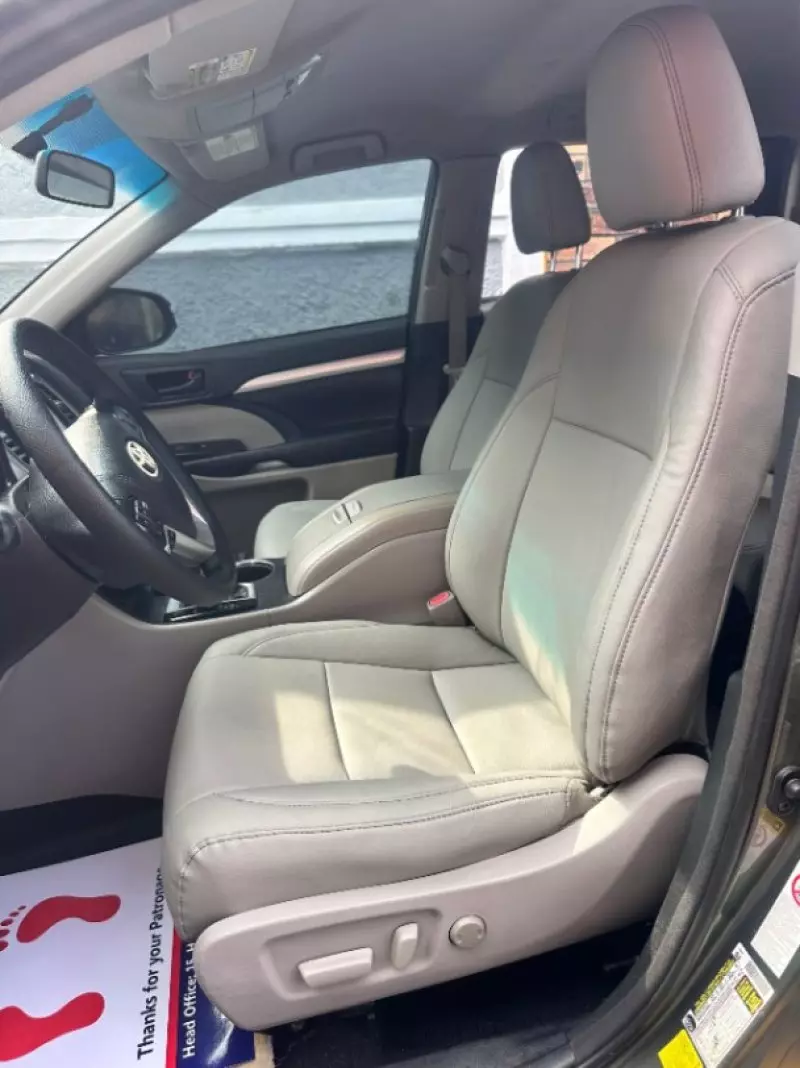 Toyota Highlander   - 2015