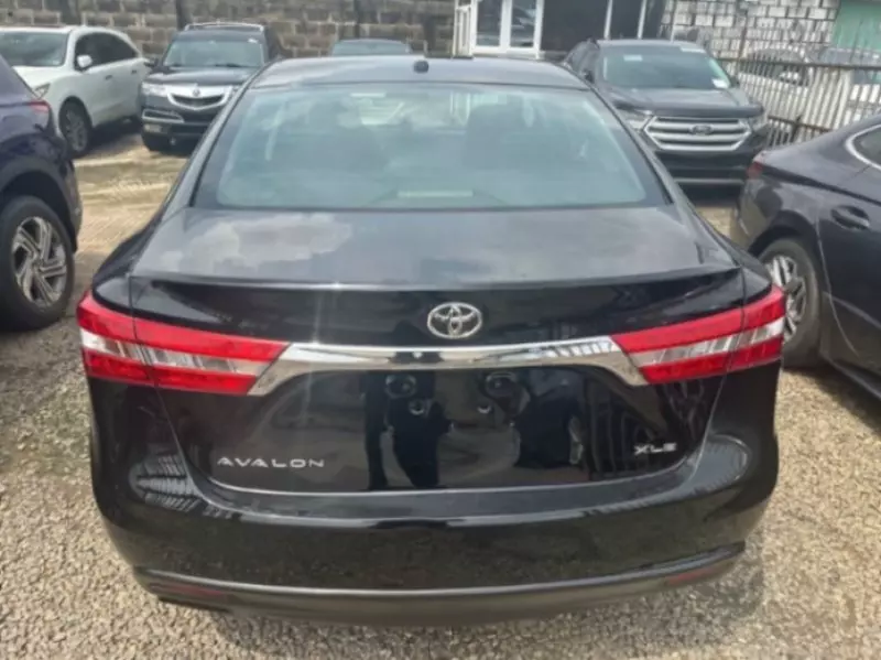 TOYOTA Avalon   - 2015