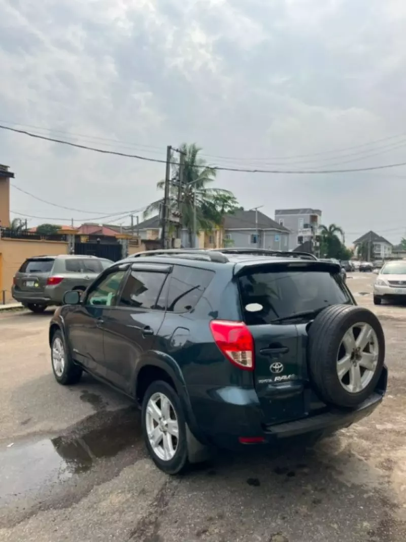 Toyota RAV4   - 2008