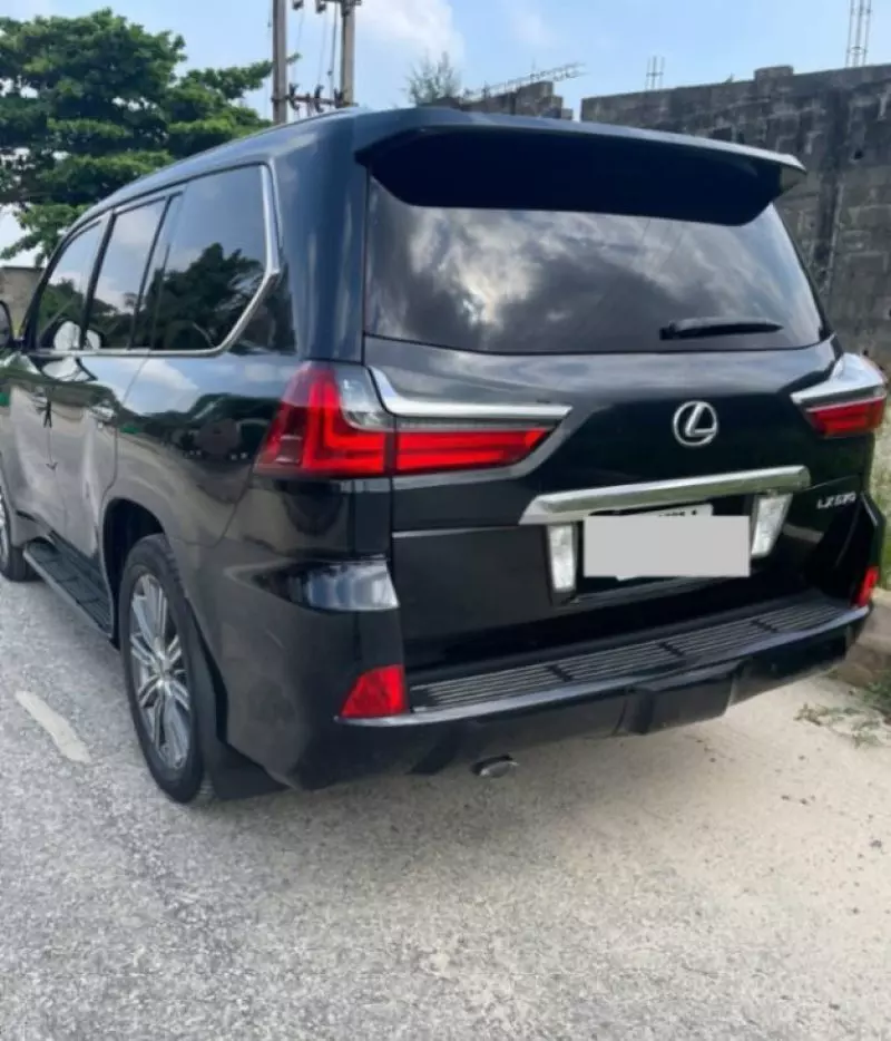 Lexus LX   - 2017