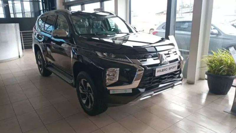 Mitsubishi Pajero Sport   - 2025
