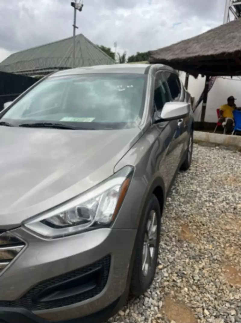 Hyundai Santa Fe - 2016