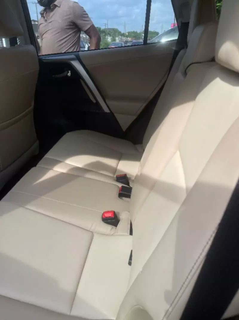 Toyota RAV4 - 2013
