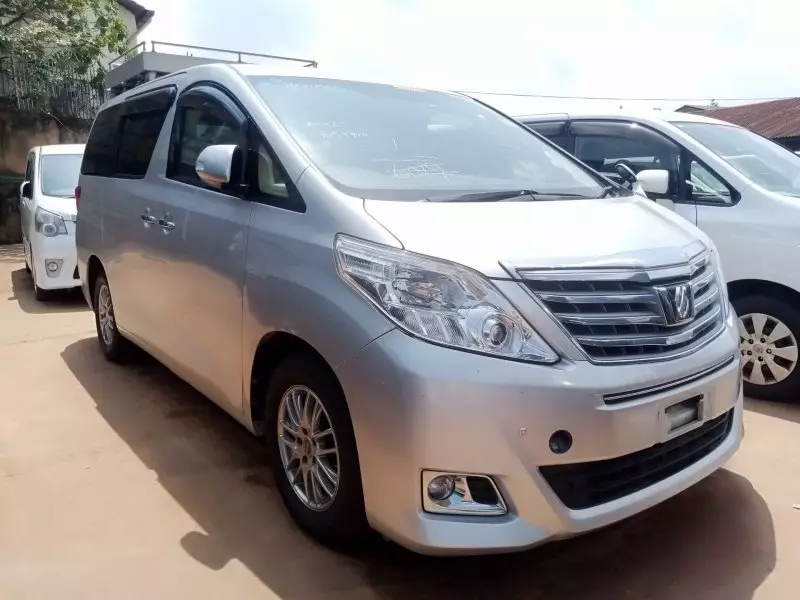 Toyota Alphard   - 2014
