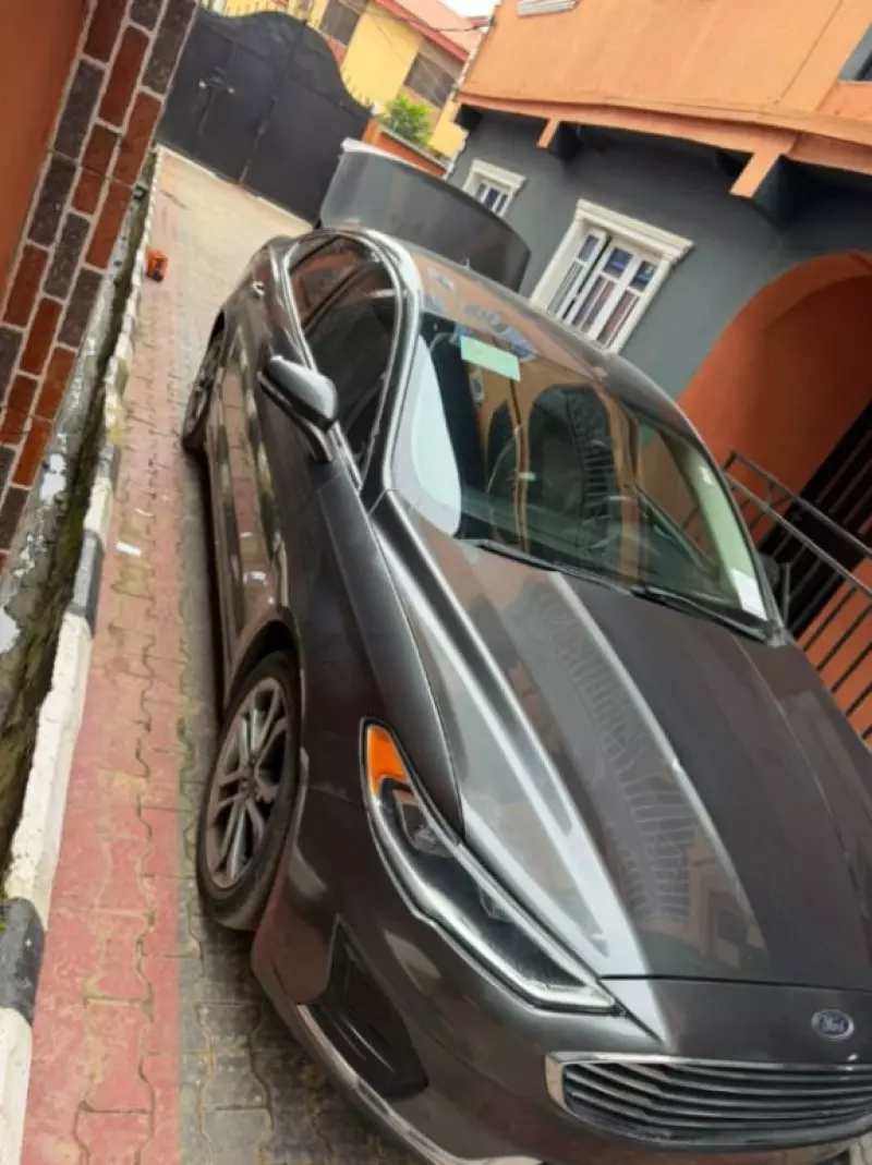 Ford Fusion   - 2019