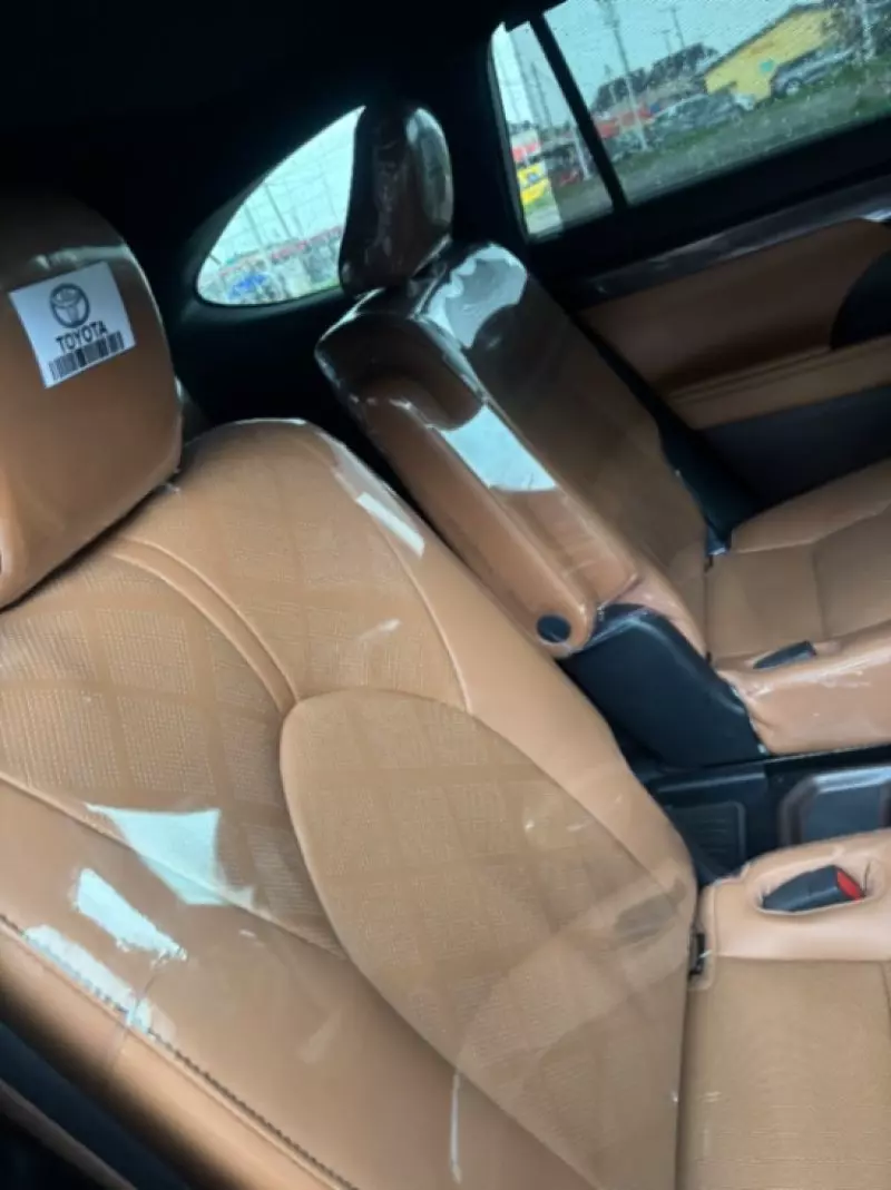 Toyota Highlander   - 2021