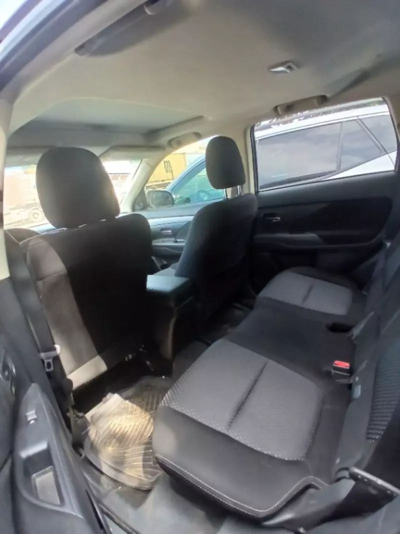Mitsubishi OUTLANDER - 2018