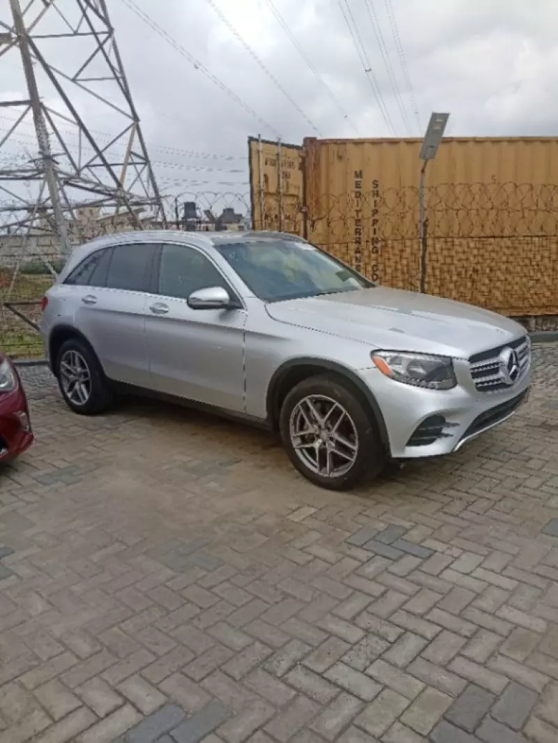 Mercedes-Benz GLC 300   - 2016