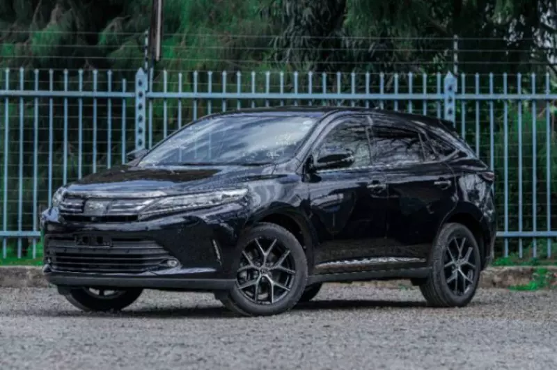 Toyota Harrier   - 2018