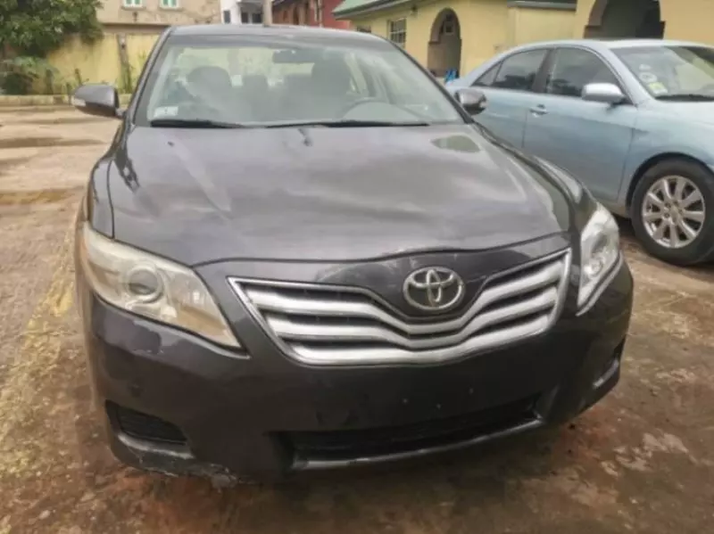 Toyota Camry   - 2011