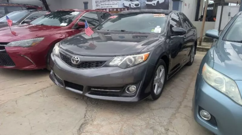 TOYOTA Camry   - 2012