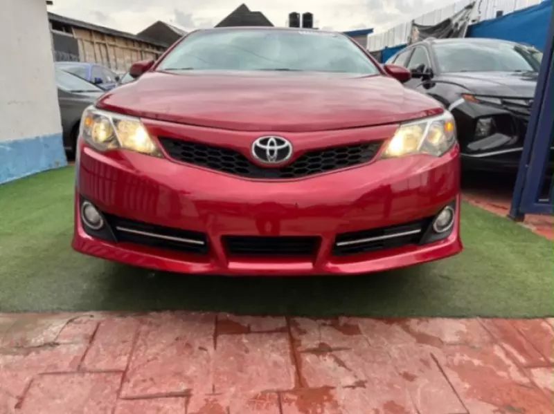 TOYOTA Camry - 2013