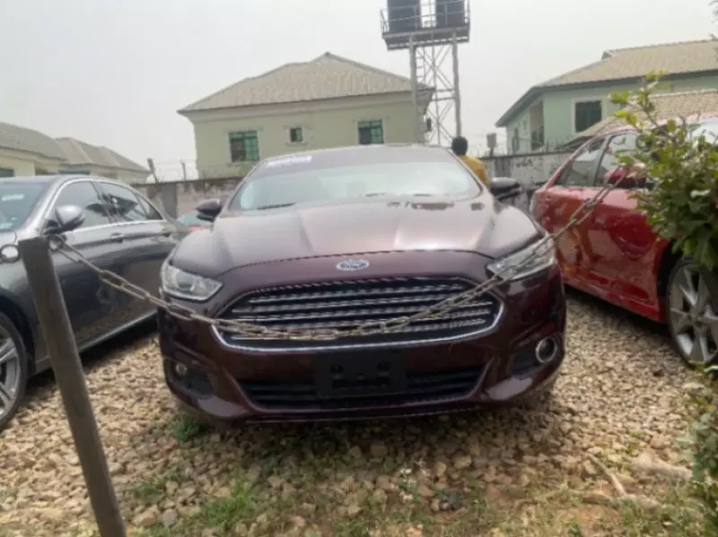 Ford Fusion   - 2013