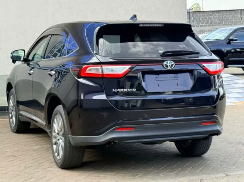 Toyota Harrier   - 2018