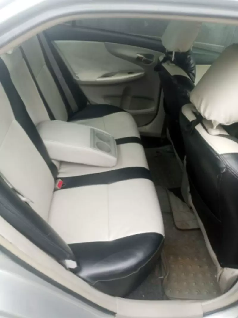 TOYOTA Corolla   - 2010
