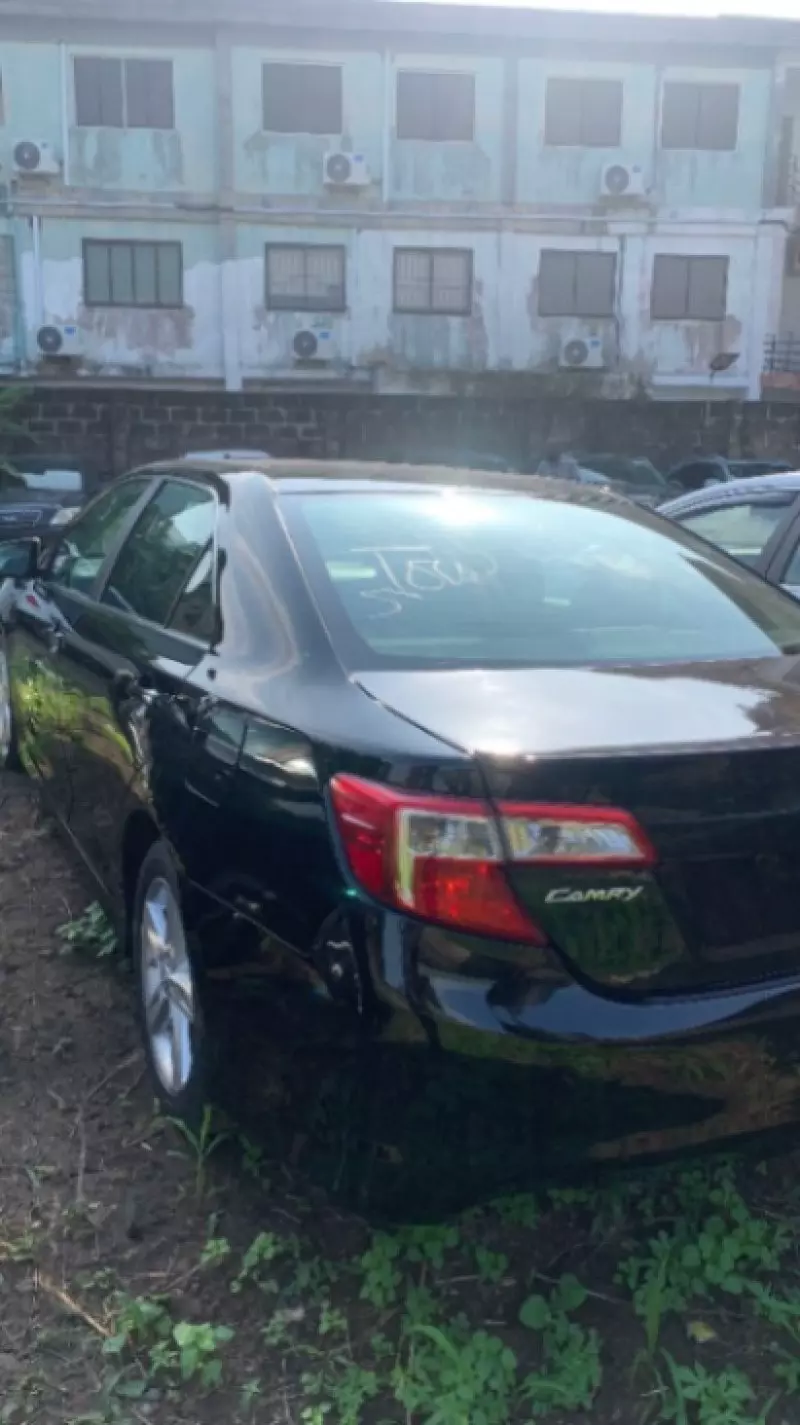 TOYOTA Camry   - 2013