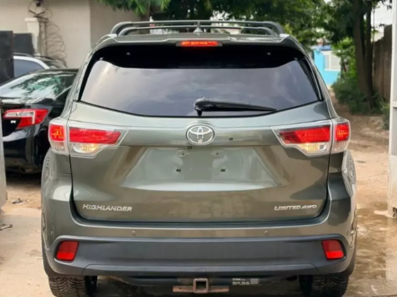TOYOTA Highlander   - 2015