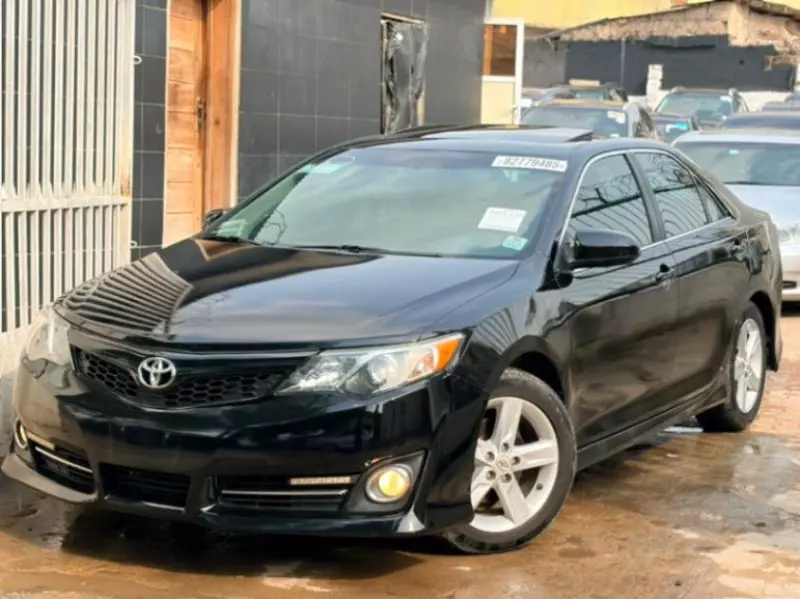 TOYOTA Camry   - 2013