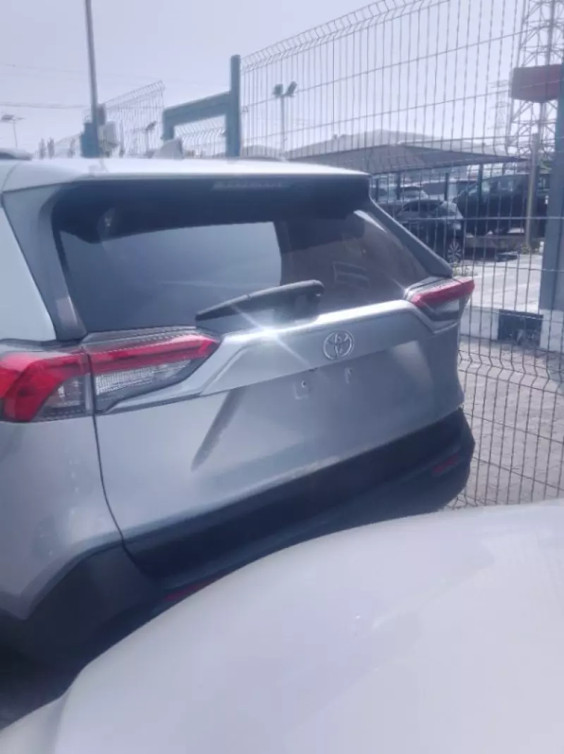 Toyota RAV 4   - 2019