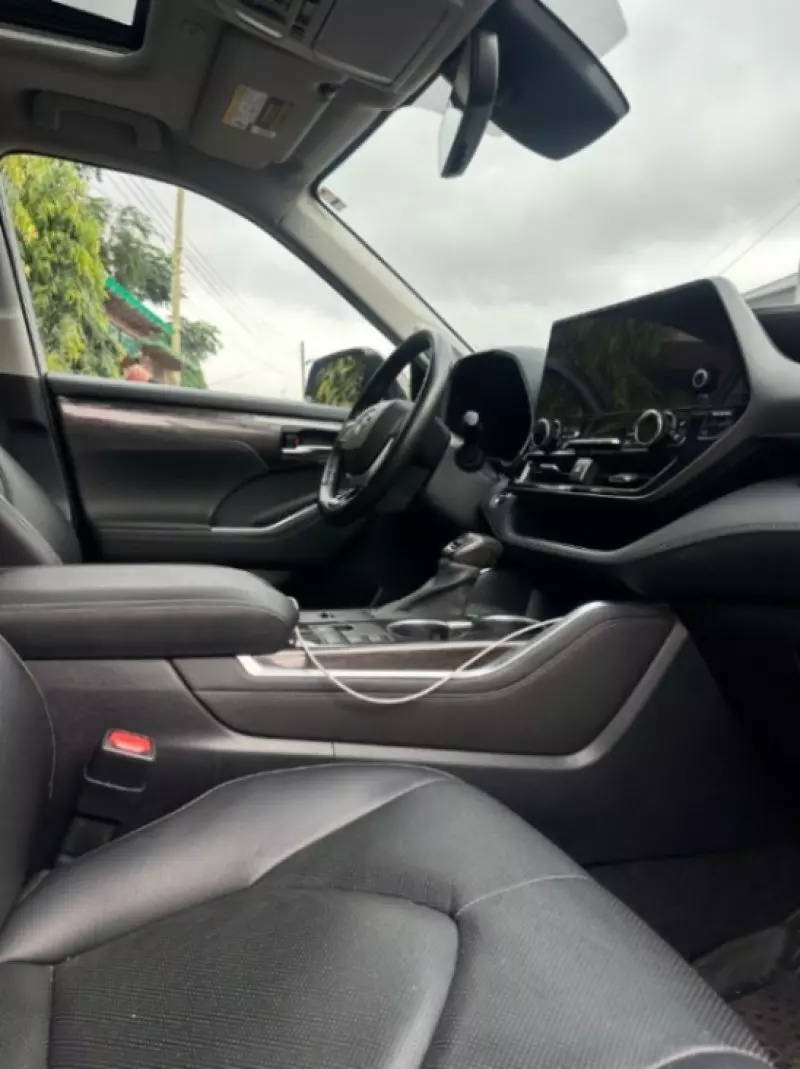 Toyota Highlander   - 2023