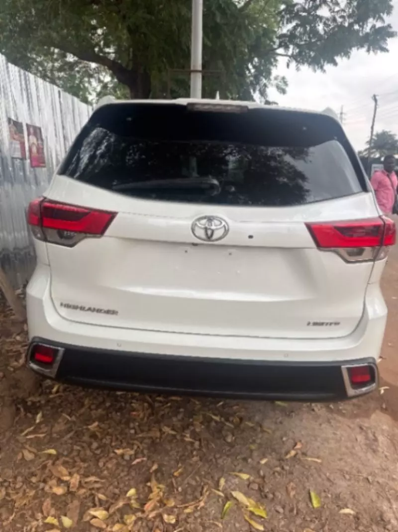 TOYOTA Highlander   - 2019