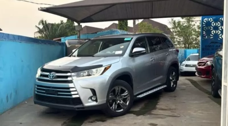 Toyota Highlander   - 2019
