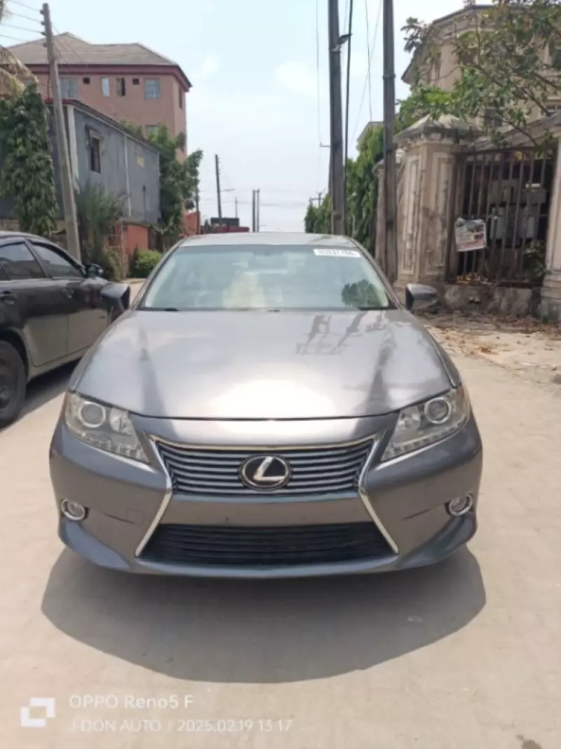 Lexus ES 350   - 2012