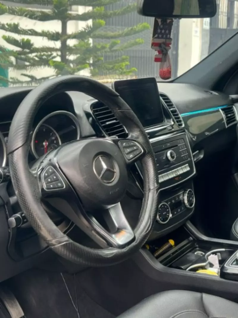 Mercedes-Benz GLE-Class   - 2018