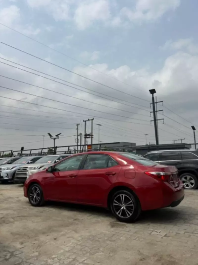 Toyota Camry   - 2015