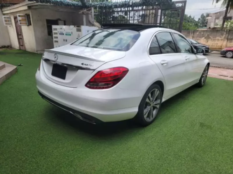 Mercedes-Benz C 300   - 2015