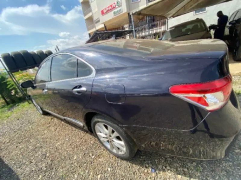 Lexus ES 350   - 2010