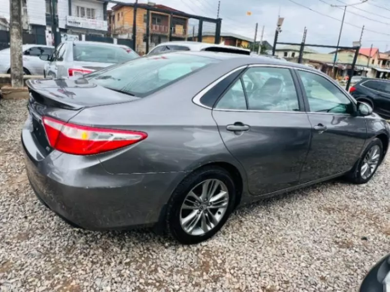 TOYOTA Camry - 2016