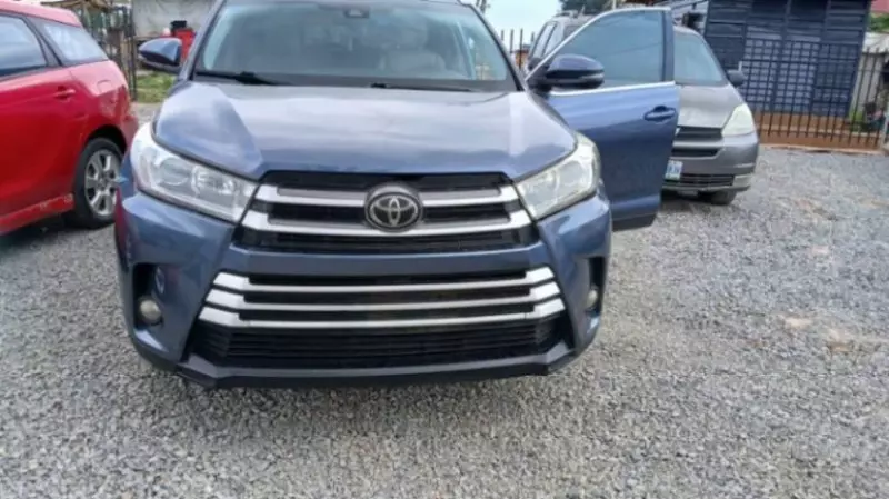 TOYOTA Highlander   - 2019
