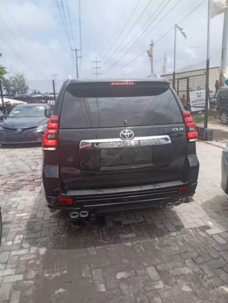 Toyota Land Cruiser   - 2021