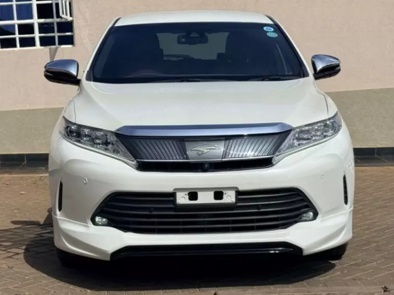 Toyota Harrier   - 2018