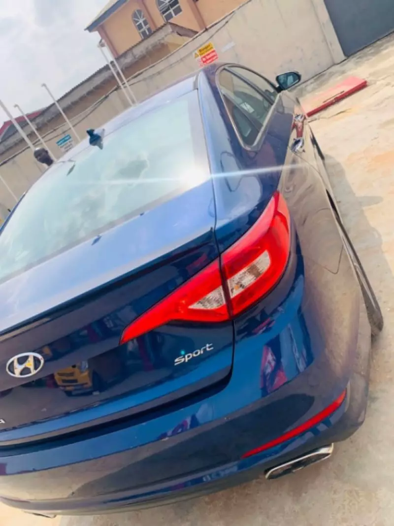 Hyundai Sonata   - 2015