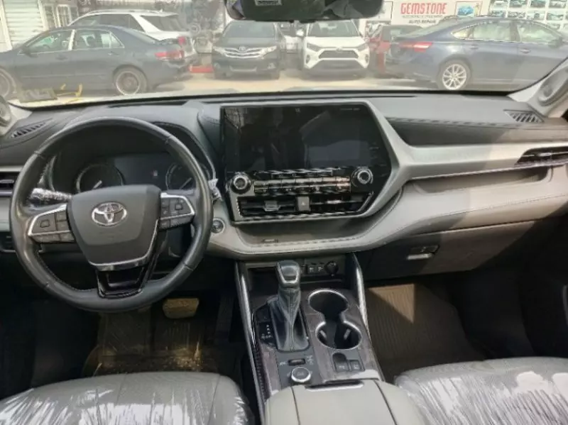 Toyota Highlander   - 2021