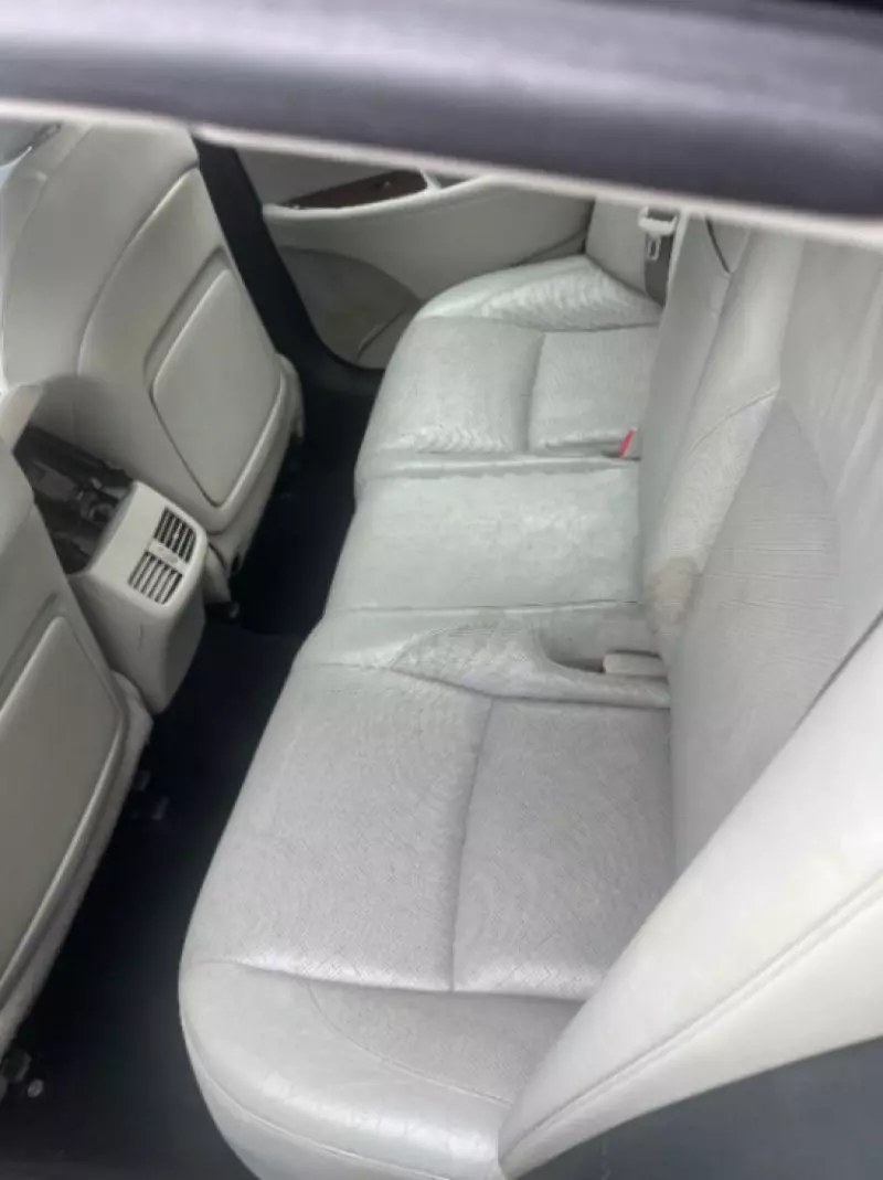 Lexus ES   - 2010