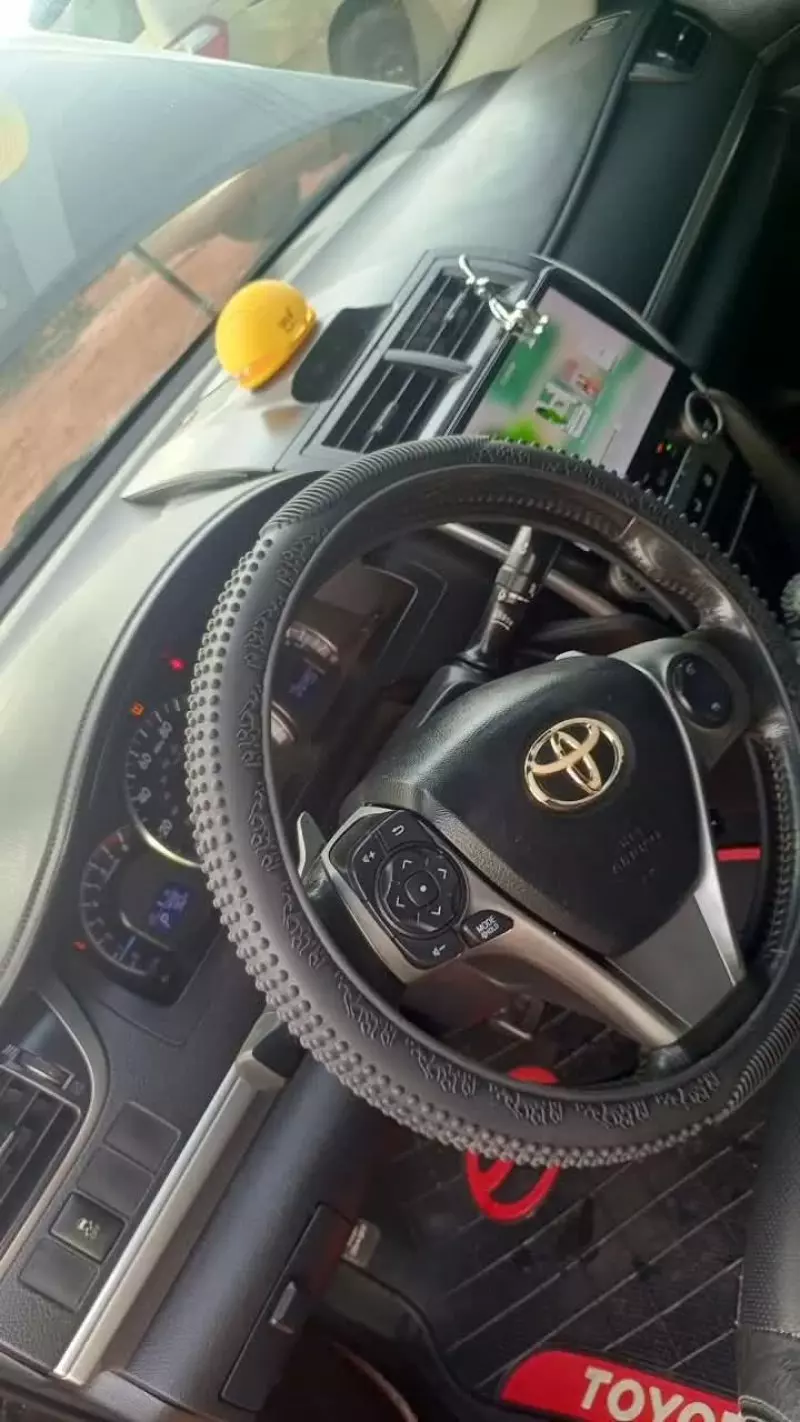 TOYOTA Camry - 2012