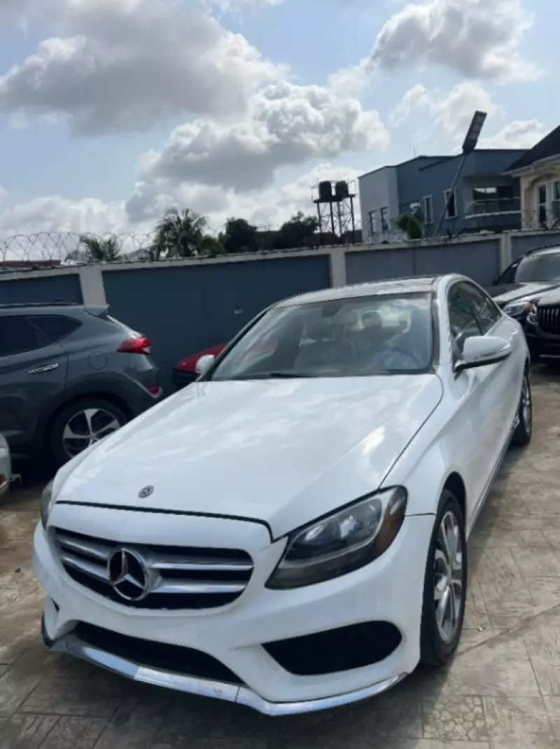 Mercedes-Benz C 300   - 2015