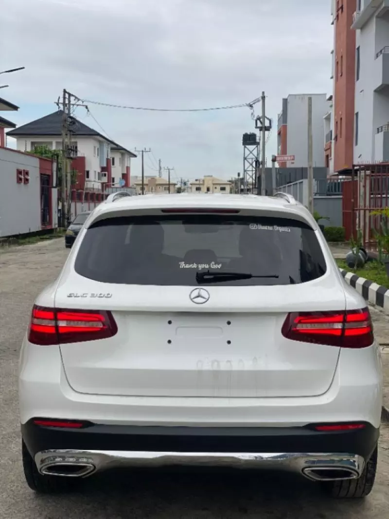 Mercedes-Benz GLC 300   - 2017