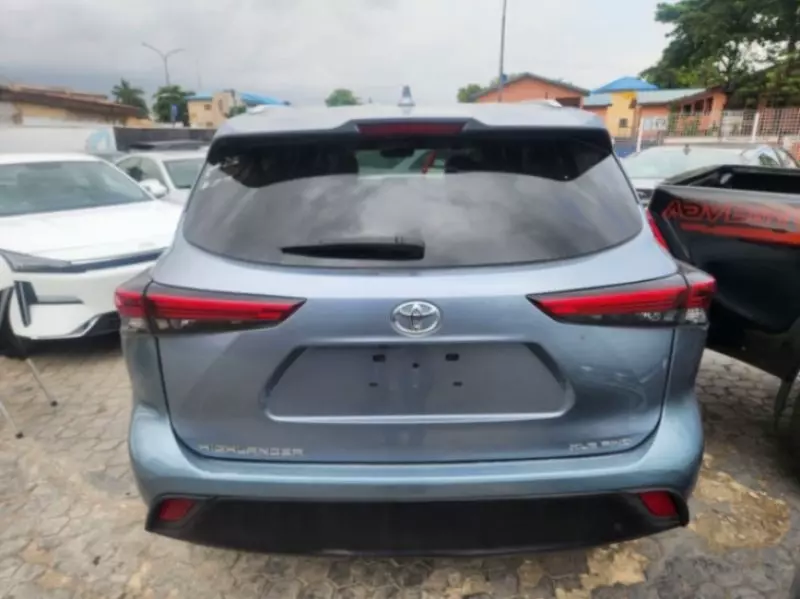 Toyota Highlander   - 2022