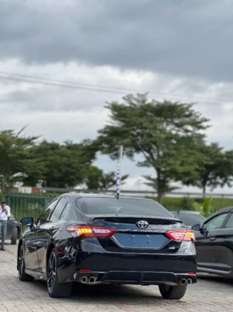 Toyota Camry   - 2019