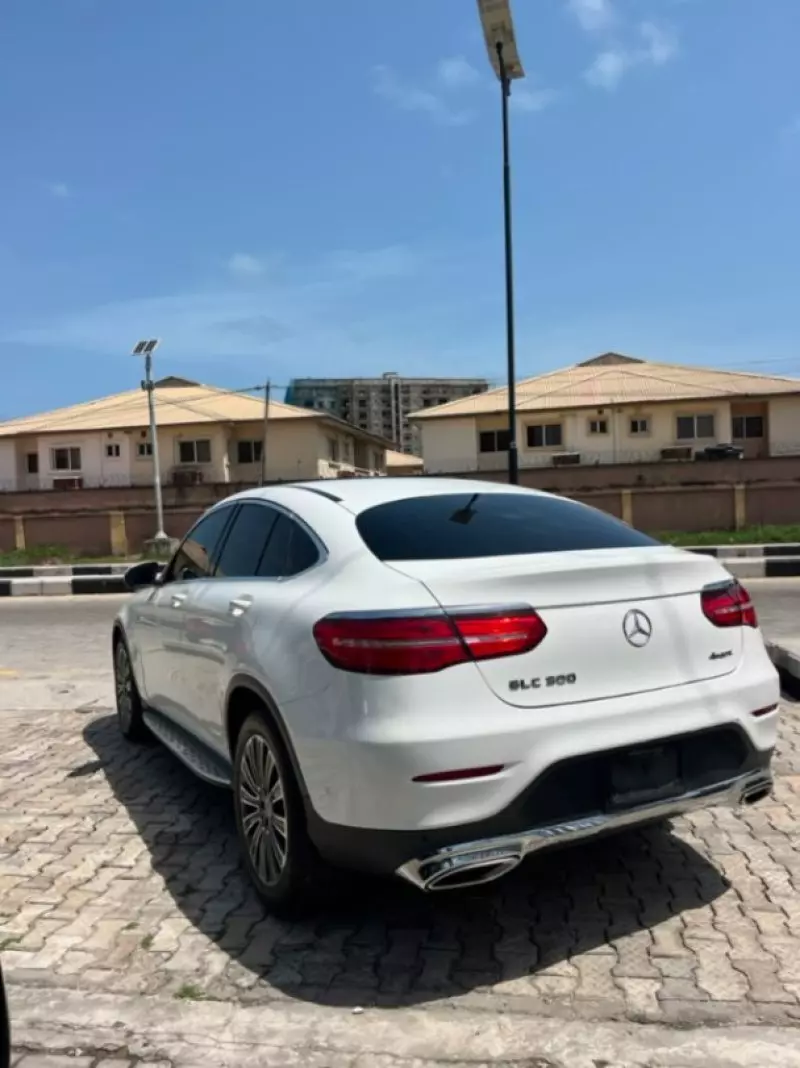 Mercedes-Benz GLC 300   - 2018