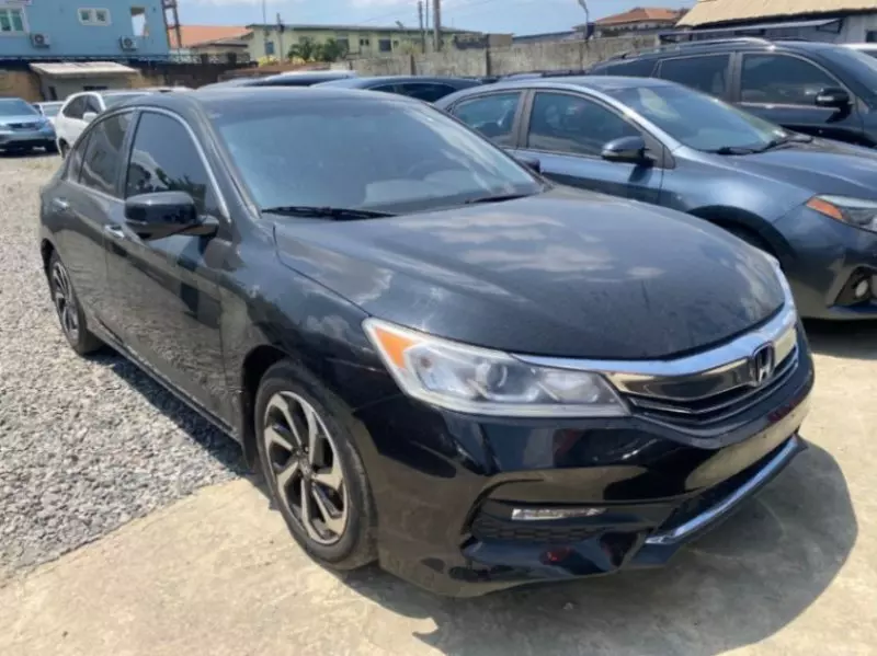Honda Accord   - 2017