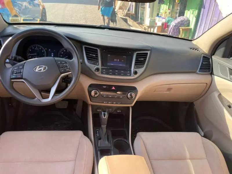 Hyundai Tucson   - 2017
