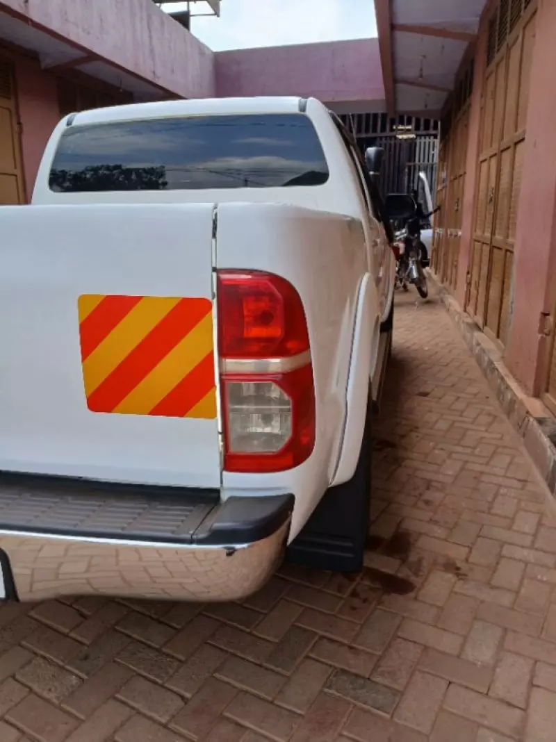 Toyota Hilux - 2011